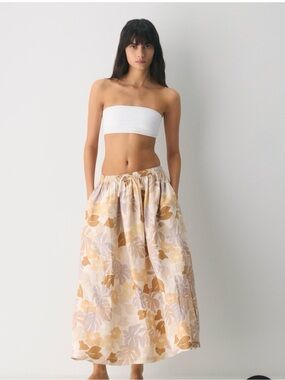 BNWT Aritzia Socialite Skirt Size XS